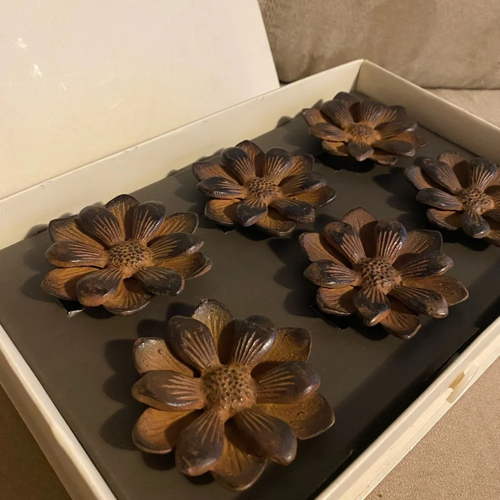 Pottery Barn Metal Flower Napkin Rings Set 6 Brown Floral Table Decor